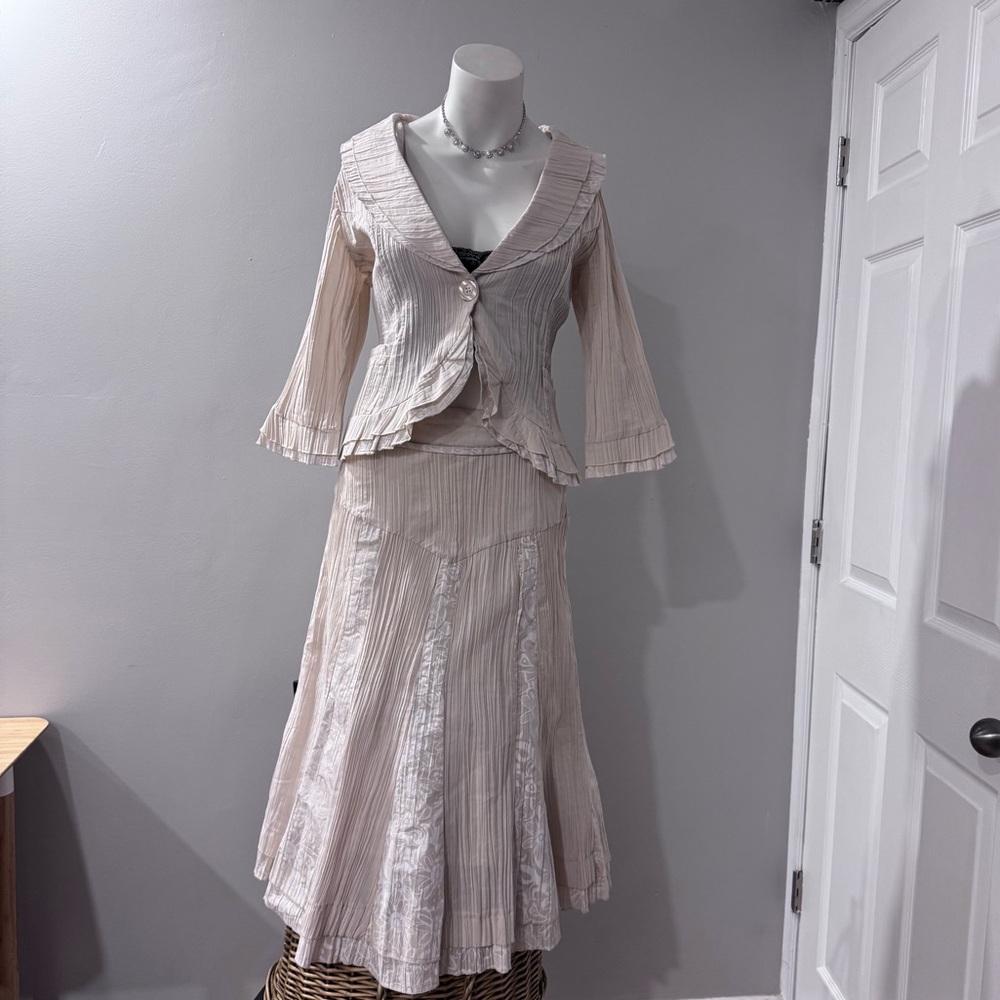 Elegant Cream Skirt Set